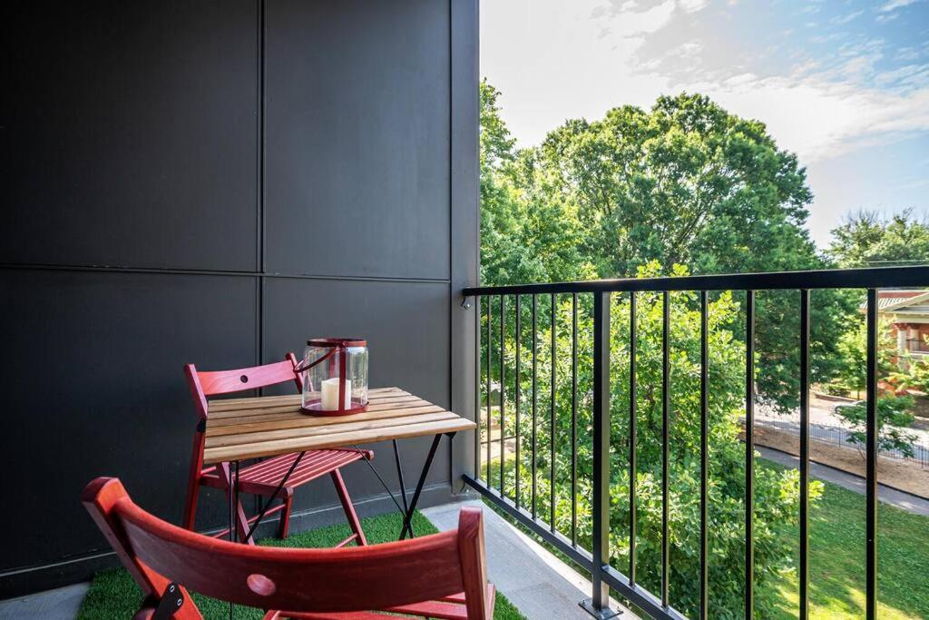 Balcony With K-Bed Atl City Downtown Gated Townhome 456#10 Atlanta Exterior photo